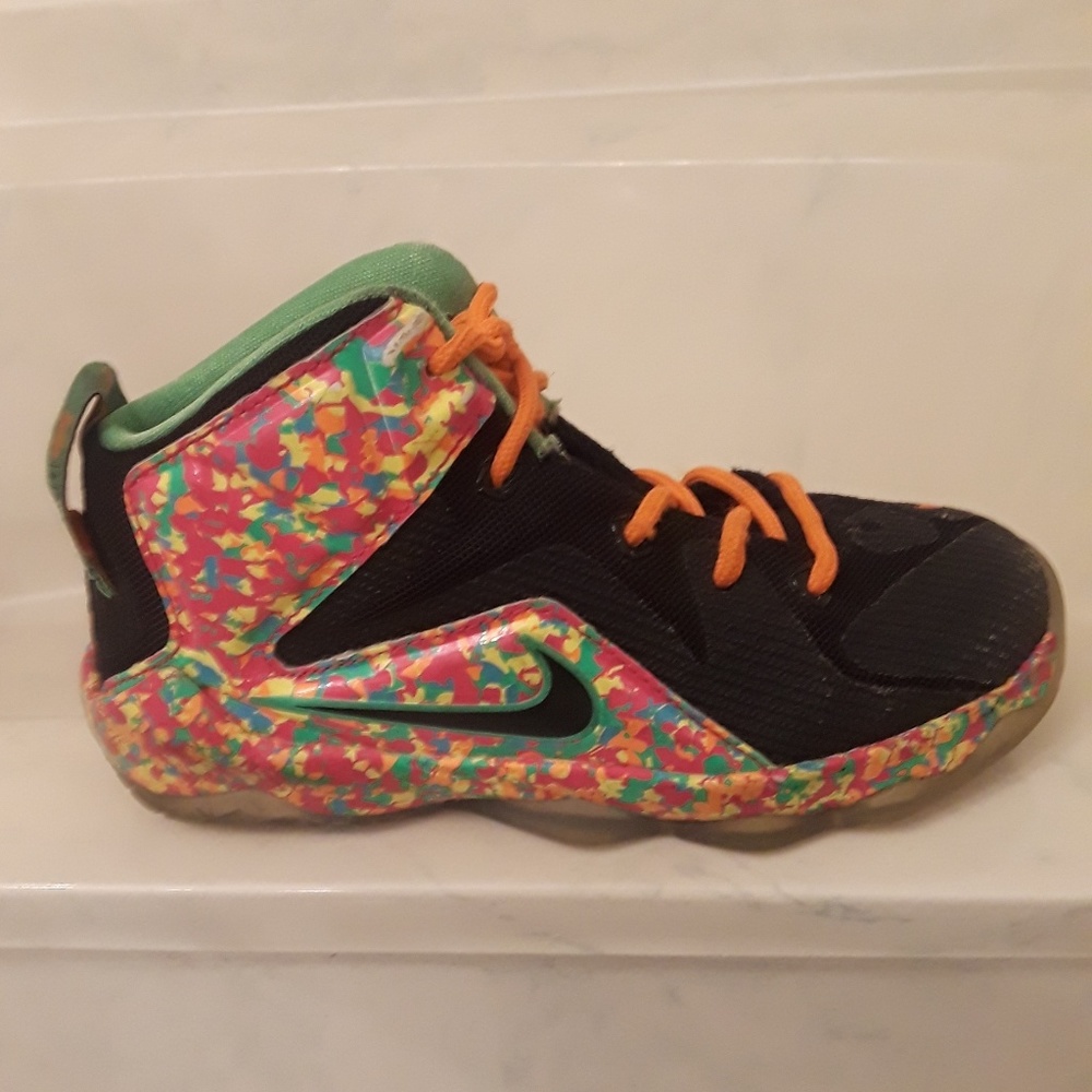 Kids Nike Hightop Tennis shoes